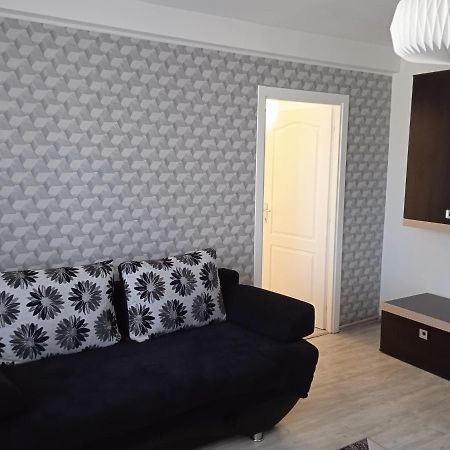 Ana Apartament รึมนิคูวัลเจีย ภายนอก รูปภาพ