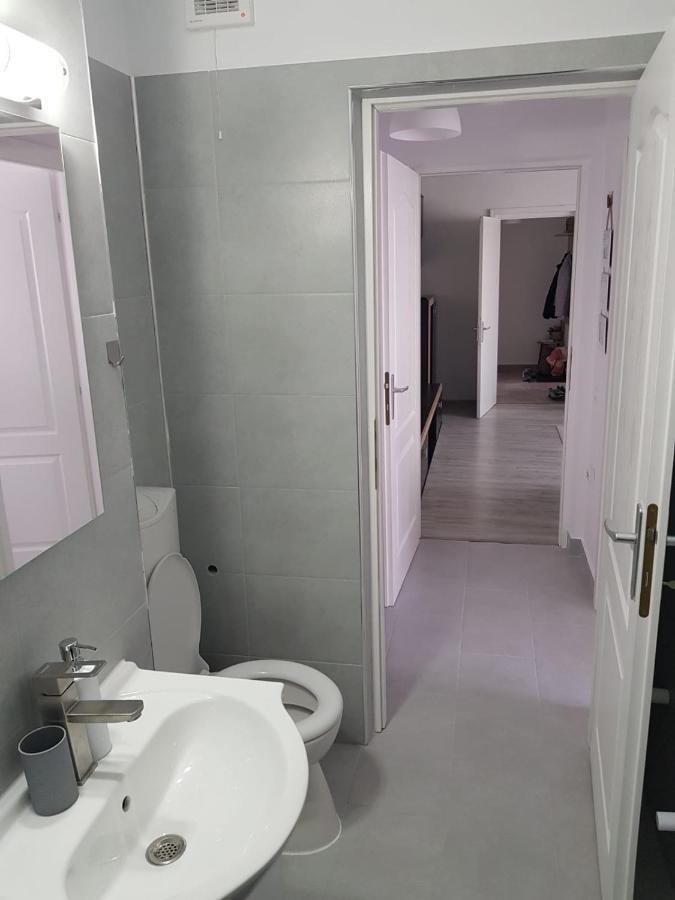 Ana Apartament รึมนิคูวัลเจีย ภายนอก รูปภาพ