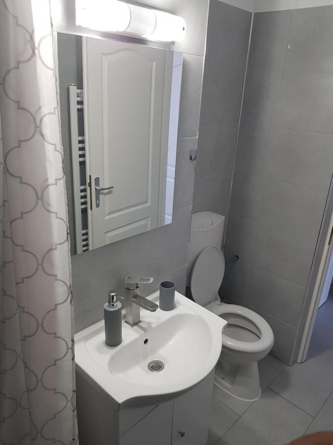 Ana Apartament รึมนิคูวัลเจีย ภายนอก รูปภาพ