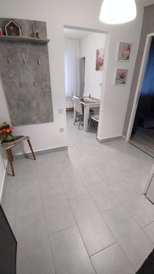 Ana Apartament รึมนิคูวัลเจีย ภายนอก รูปภาพ